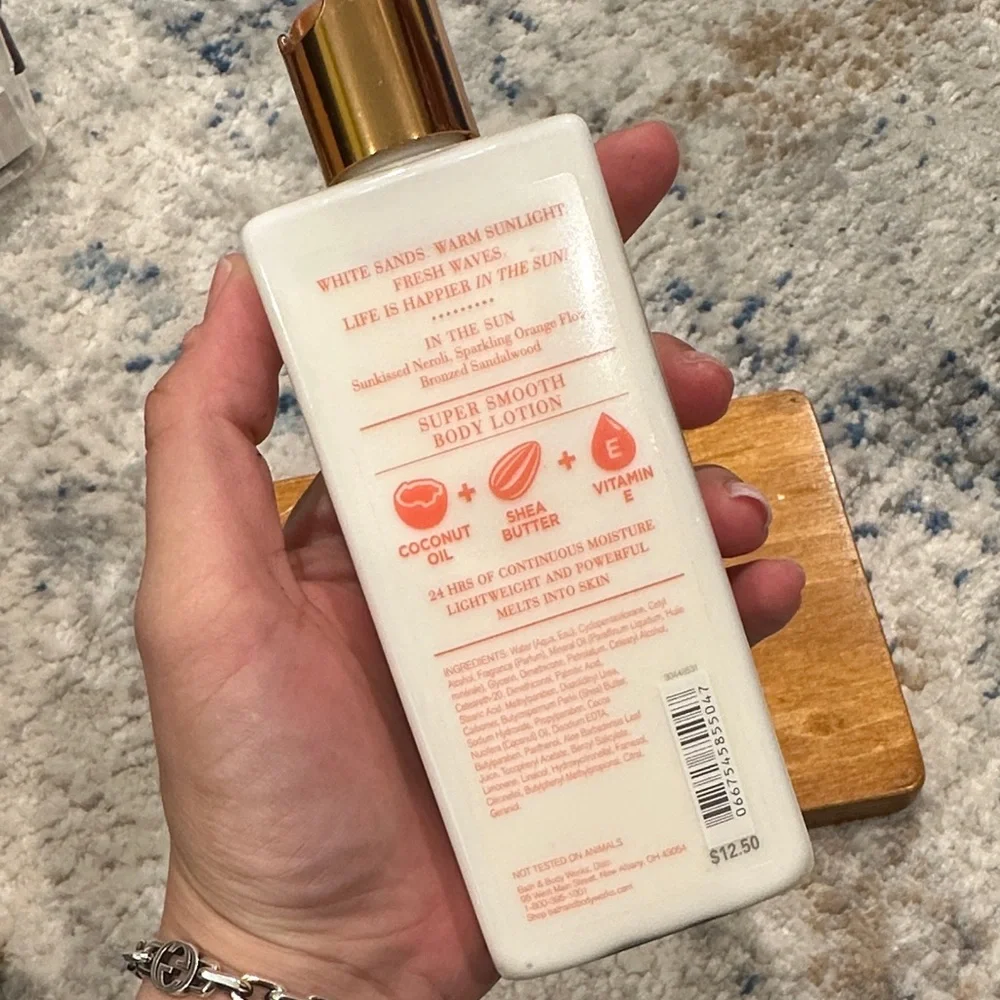 Bath & Body Works In The Sun Super Smooth Body Lotion 24 hour moisturizer - Picture 2 of 3